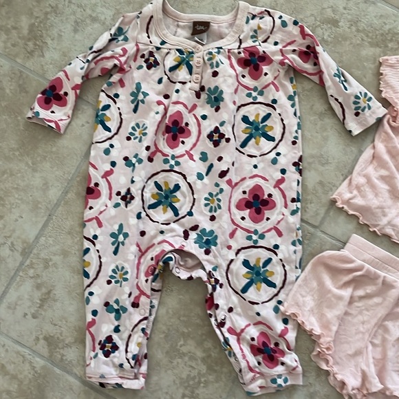 Floral Baby Romper and Pink Outfit Set 3-6M - Picture 4 of 7